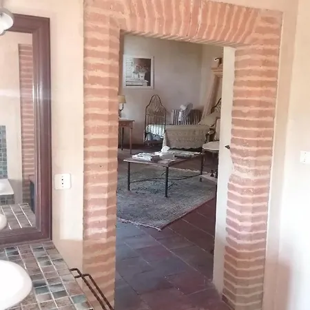 Les Hirondelles : Ferme Fortifiee Avec Piscine ! *